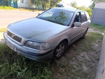 Авто Volvo V40 Kombi 2002 № 8187791