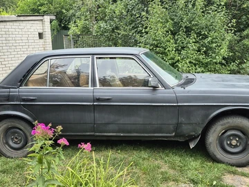 Авто Mercedes 240 1981 № 8188052