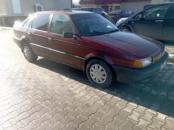 Авто Volkswagen Passat Sedan 1991 № 8188257