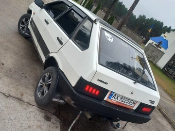 Авто ВАЗ 2109 1992 № 8188657