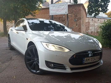 Авто Tesla Model S 2015 № 8188666