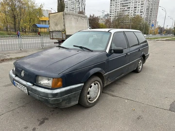 Авто Volkswagen Passat Variant 1990 № 8188989