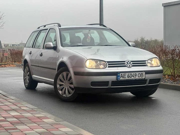 Авто Volkswagen Golf 2000 № 8189024