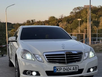 Авто Mercedes 220 2010 № 8189263