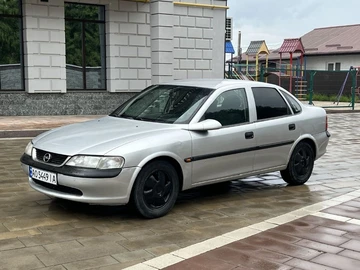 Авто Opel Vectra 1996 № 8189583