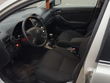 Авто Toyota Avensis 2004 № 8190384