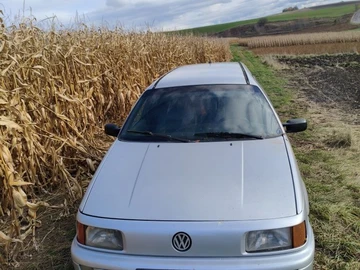Авто Volkswagen Passat Variant 1991 № 8190392