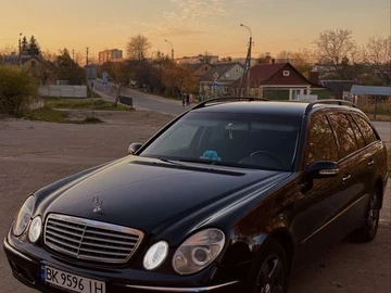 Авто Mercedes 220 2004 № 8190809