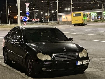 Авто Mercedes 240 2001 № 8191222