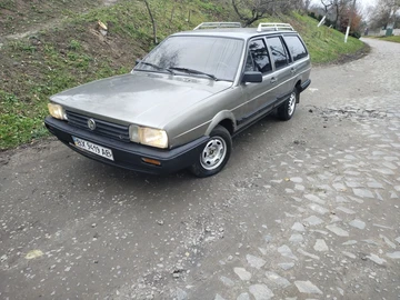 Авто Volkswagen Passat Variant 1988 № 8192784