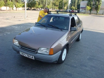 Авто Opel Kadett 1989 № 8193117