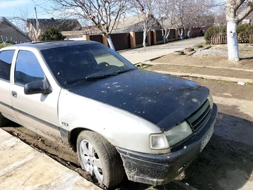 Авто Opel Vectra 1991 № 8193250