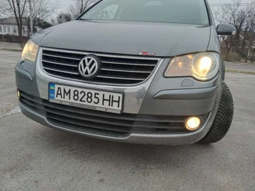 Авто Volkswagen Touran 2007 № 8193469