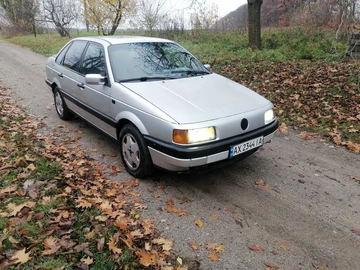 Авто Volkswagen Passat Sedan 1990 № 8193535
