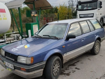 Авто Mazda 323 1988 № 8193720
