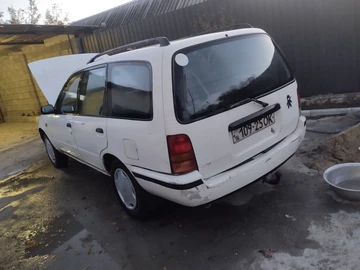 Авто Nissan Sunny 1992 № 8193802