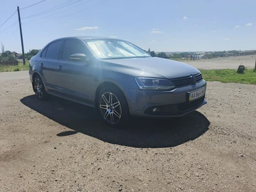 Авто Volkswagen Jetta 2012 № 8194003