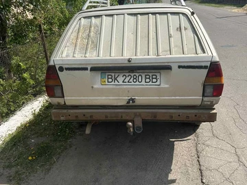 Авто Volkswagen Passat Cc 1983 № 8195235