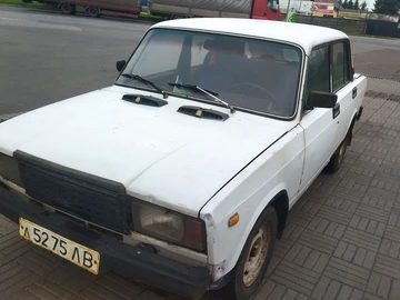 Авто ВАЗ 2107 1989 № 8195456