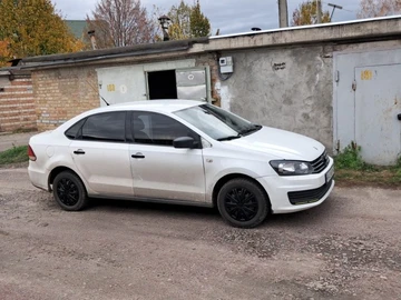 Авто Volkswagen Polo 2016 № 8195673