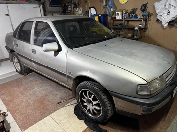 Авто Opel Vectra 1989 № 8195877