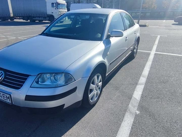 Авто Volkswagen Passat Variant 2002 № 8196259
