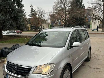 Авто Volkswagen Touran 2008 № 8196887