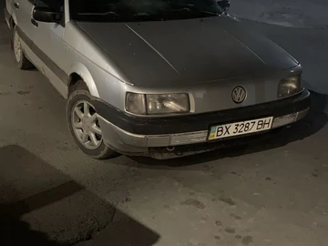 Авто Volkswagen Passat Sedan 1989 № 8196963