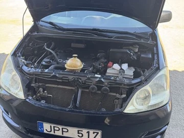 Авто Toyota Avensis Verso 2004 № 8197782