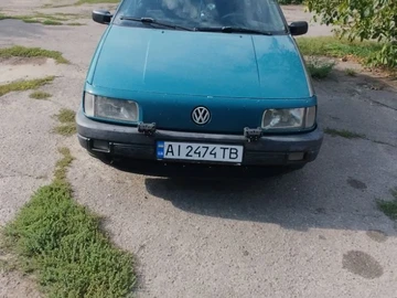 Авто Volkswagen Passat Hatchback 1992 № 8199132