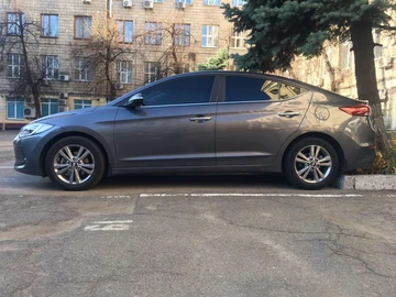 Авто Hyundai Elantra 2018 № 8199500