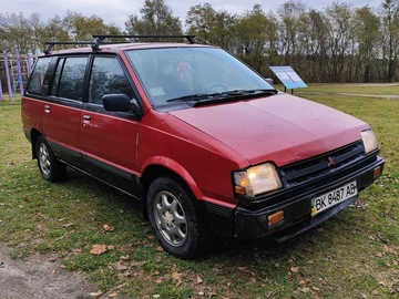 Авто Mitsubishi Space Wagon 1985 № 8199962