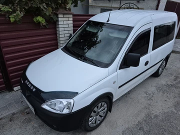 Авто Opel Combo 2006 № 8200010