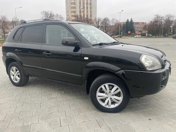 Авто Hyundai Tucson 2009 № 8200015