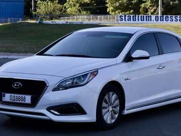Авто Hyundai Sonata 2016 № 8200024