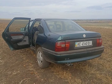 Авто Opel Vectra 1995 № 8200050
