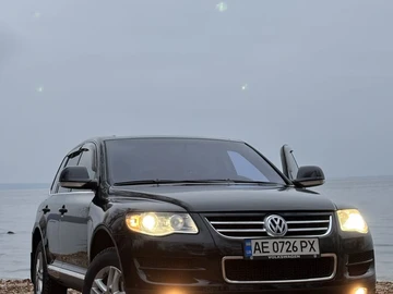 Авто Volkswagen Touareg 2008 № 8200107