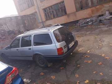 Авто Ford Sierra 1986 № 8200353