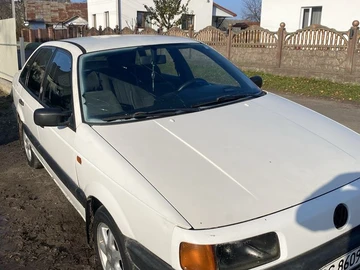 Авто Volkswagen Passat Sedan 1992 № 8200729