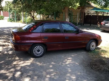 Авто Opel Astra 1993 № 8200809