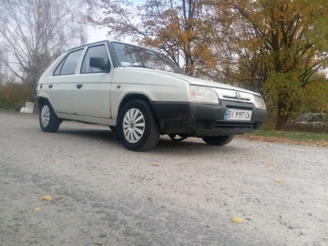 Авто Skoda Favorit 1993 № 8200999