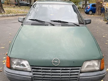 Авто Opel Kadett 1986 № 8201222