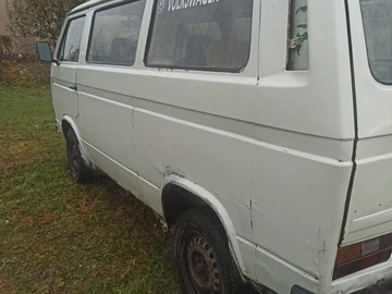 Авто Volkswagen Transporter 1990 № 8201385