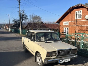 Авто ВАЗ 2107 1990 № 8201423