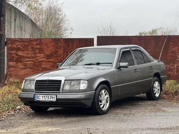 Авто Mercedes 220 1990 № 8201637