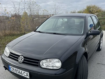 Авто Volkswagen Golf 2000 № 8201678
