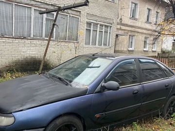 Авто Renault Laguna 1996 № 8201696