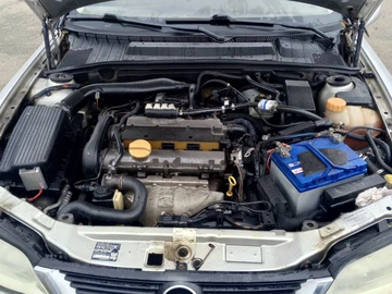 Авто Opel Vectra 2000 № 8202135
