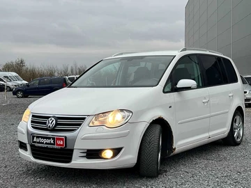 Авто Volkswagen Touran 2009 № 8202203