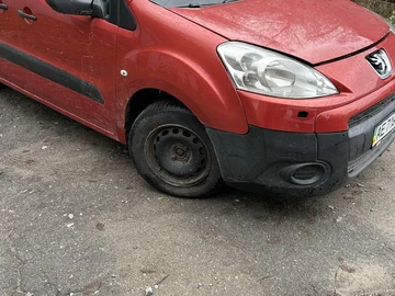 Авто Peugeot Partner 2010 № 8202286